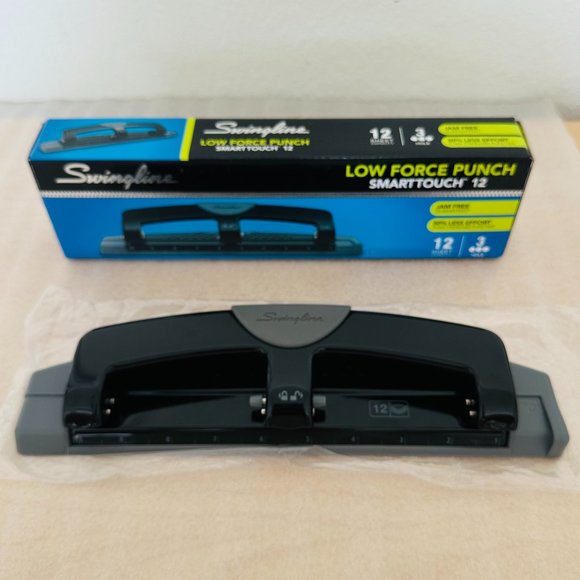 Like New 🖨 Swingline 🖨 3 Hole Punch, Hole Puncher, SmartTouch with Edge Guide - Picture 6 of 11